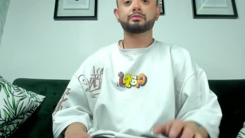 Noah  online show from December 8, 4:04 am