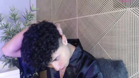 noah_dupont_ online show from January 6, 5:28 pm