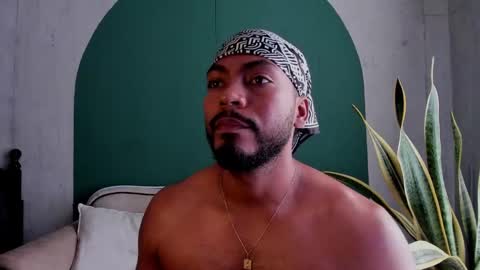 Noah online show from February 10, 6:13 pm