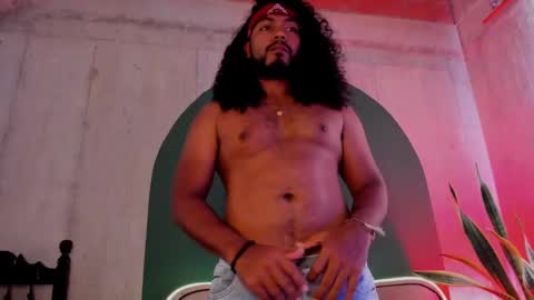 Noah online show from January 15, 5:26 pm