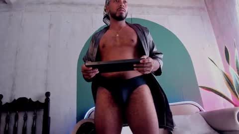 Noah online show from February 4, 6:06 pm