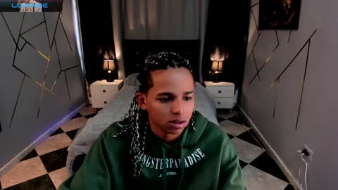 noah_smith04 online show from January 19, 12:50 pm