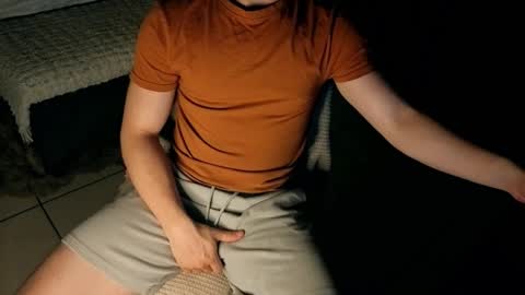 Snapshot of nobudget06 chatting on October 13, 3:01 am nobudget06 online show from October 13, 3:01 am