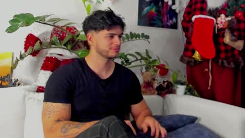 kevin online show from December 17, 12:23 am