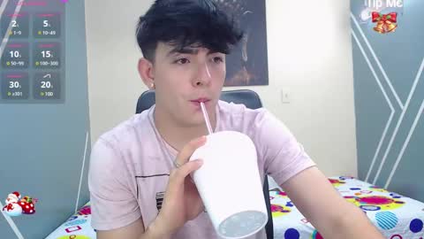 Snapshot of nolan_twink chatting on December 8, 5:55 pm Nolan  online show from December 8, 5:55 pm