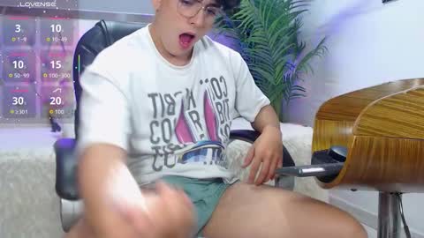 Snapshot of nolan_twink chatting on September 12, 6:52 pm Nolan  online show from September 12, 6:52 pm