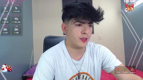 Snapshot of nolan_twink chatting on December 27, 5:59 pm Nolan  online show from December 27, 5:59 pm