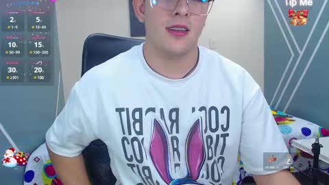 Snapshot of nolan_twink chatting on December 15, 6:26 pm Nolan  online show from December 15, 6:26 pm