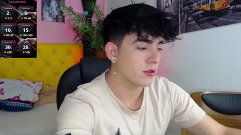 Snapshot of nolan_twink chatting on January 5, 5:41 pm Nolan  online show from January 5, 5:41 pm