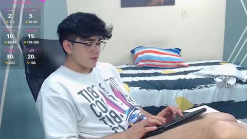 Snapshot of nolan_twink chatting on February 7, 6:24 pm Nolan  online show from February 7, 6:24 pm