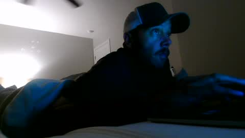 nuttincowboy727272 online show from June 19, 12:05 am