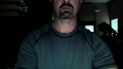 nvrenuff1979 online show from December 5, 12:45 pm