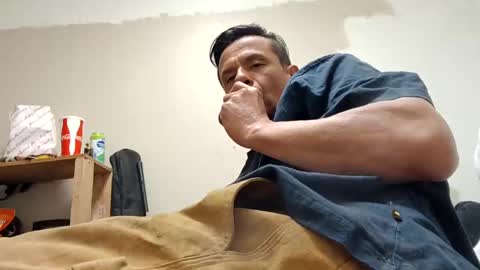 nyanez322 online show from January 1, 11:29 pm