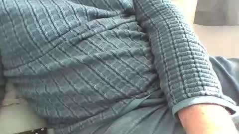 obedient9402 online show from March 17, 12:51 pm