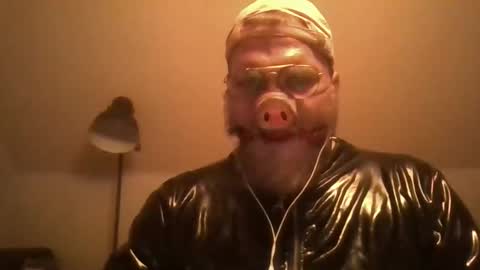 obesepervpiggy89 online show from May 24, 1:44 am