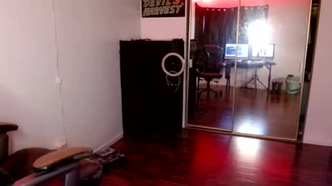 Money online show from February 10, 4:01 pm