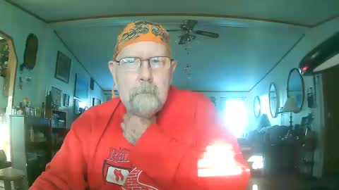 Snapshot of ogusmaximus chatting on October 14, 12:45 pm ogusmaximus online show from October 14, 12:45 pm