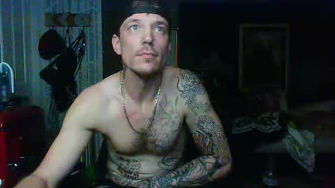 who dares  toss me some  tips lets have fun online show from December 21, 10:56 am