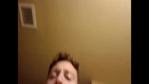 Snapshot of ohjaybones chatting on October 14, 9:11 pm ohjaybones online show from October 14, 9:11 pm