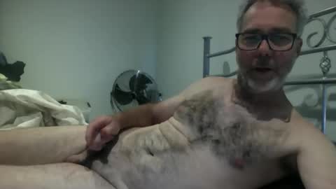 oiledcouple1 online show from October 15, 9:28 am