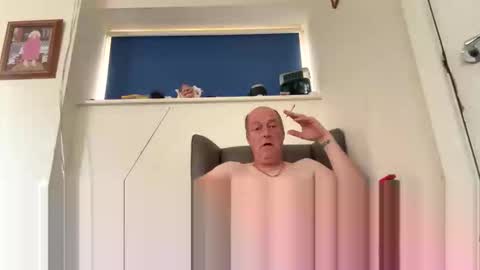 Snapshot of oiljames167 chatting on October 19, 8:39 am oiljames167 online show from October 19, 8:39 am