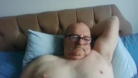 old_fkr online show from February 14, 9:34 am