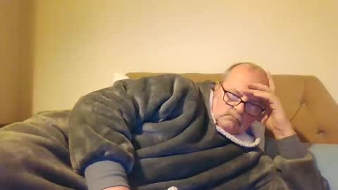 old_fkr online show from February 18, 9:42 pm