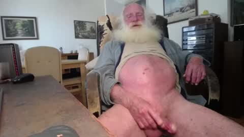 oldfucker9 online show from June 15, 1:41 am