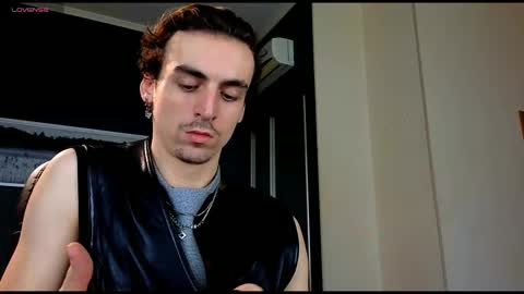 Snapshot of oliver__martinez chatting on October 26, 8:22 pm OLIVER MARTINEZ online show from October 26, 8:22 pm