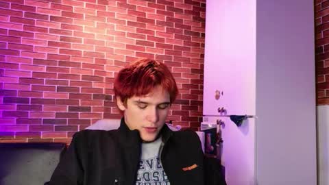 Snapshot of oliver_big19 chatting on October 25, 11:45 am oliver_big19 online show from October 25, 11:45 am
