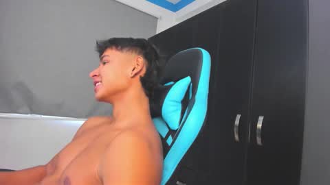 Oliver bray online show from October 27, 5:04 pm