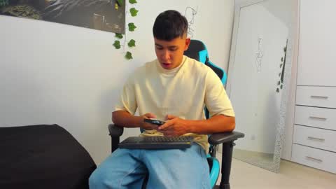 Oliver bray online show from March 9, 3:05 pm