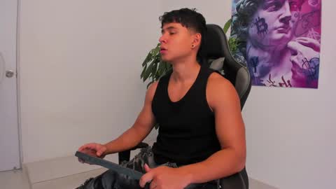 Oliver bray online show from December 16, 5:00 pm