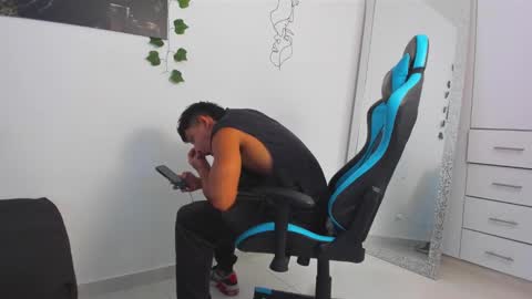 Oliver bray online show from March 5, 4:46 pm