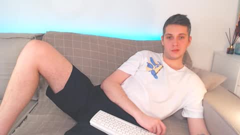 Oliver online show from February 9, 3:45 pm