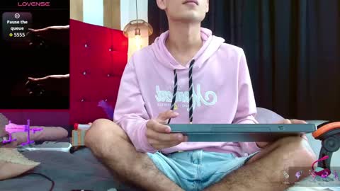 Snapshot of oliver_king_sex chatting on September 14, 3:47 pm Oliver  Smith online show from September 14, 3:47 pm