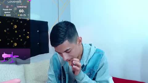 Snapshot of oliver_king_sex chatting on January 14, 5:45 pm Oliver  Smith online show from January 14, 5:45 pm