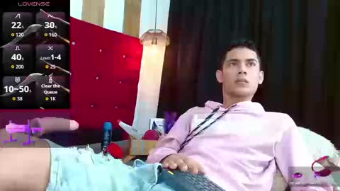 Snapshot of oliver_king_sex chatting on September 23, 4:50 pm Oliver  Smith online show from September 23, 4:50 pm