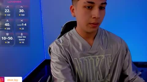 oliveeer online show from September 17, 7:04 pm