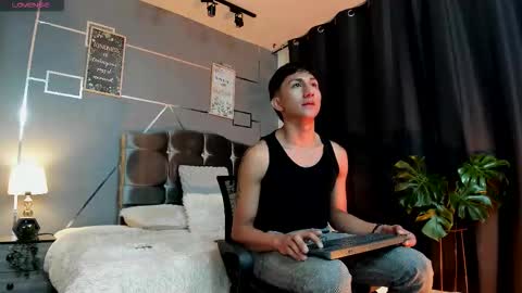 oliver mr  online show from December 4, 8:27 pm