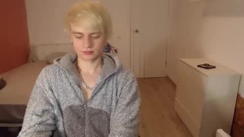 Oliver online show from December 22, 2:09 am