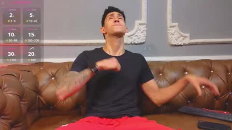 Oliver bennet online show from November 3, 9:16 pm