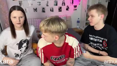 oliver online show from February 3, 6:24 pm