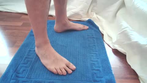 Snapshot of oliverthomsen2 chatting on January 25, 8:42 am oliverthomsen2 online show from January 25, 8:42 am