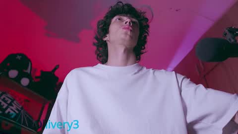     online show from November 18, 1:20 am