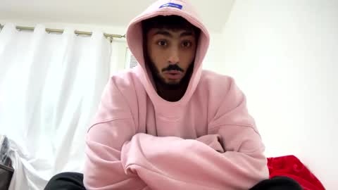 omarsami998 online show from January 19, 1:43 am