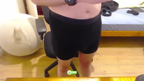 lucky guy online show from December 20, 3:08 pm