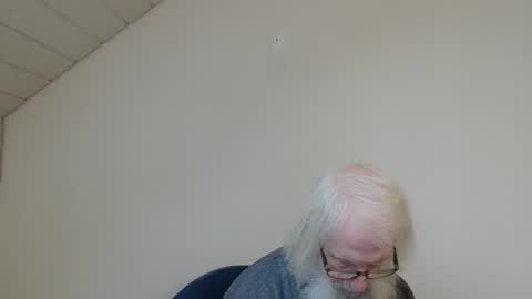 Somewhere over the rainbow online show from December 17, 8:43 am