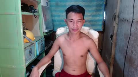 Snapshot of onebigloadxxx chatting on December 30, 7:48 am Wyn Will serve you and be your slave online show from December 30, 7:48 am