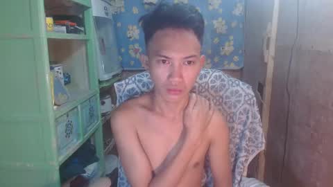 Snapshot of onebigloadxxx chatting on December 3, 11:02 pm Wyn Will serve you and be your slave online show from December 3, 11:02 pm